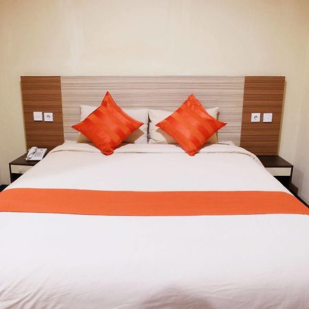 Agraha Andalas Hotel Makassar Ngoại thất bức ảnh