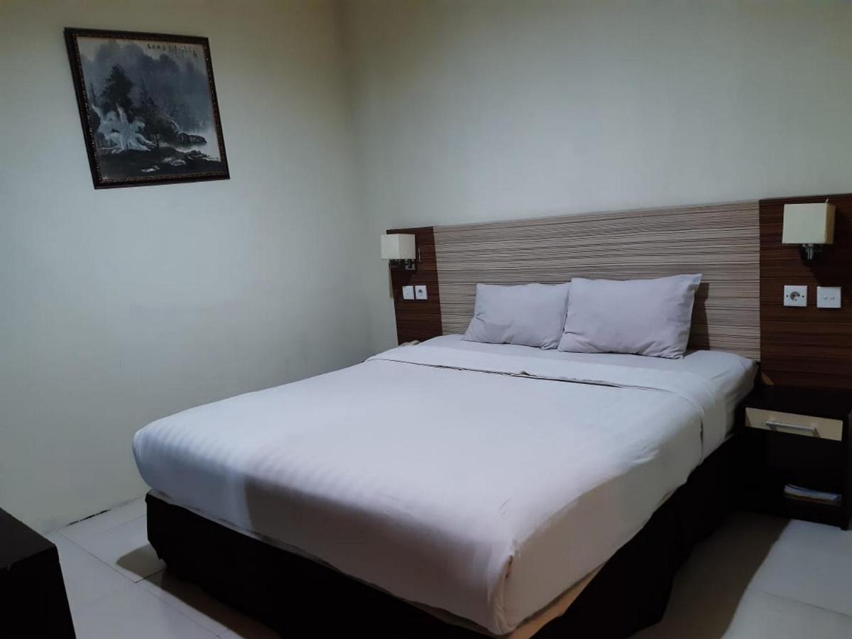 Agraha Andalas Hotel Makassar Ngoại thất bức ảnh