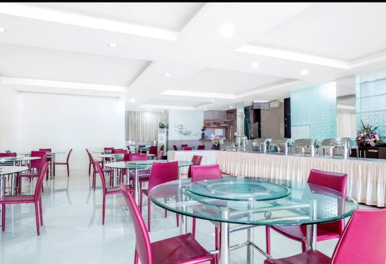 Agraha Andalas Hotel Makassar Ngoại thất bức ảnh
