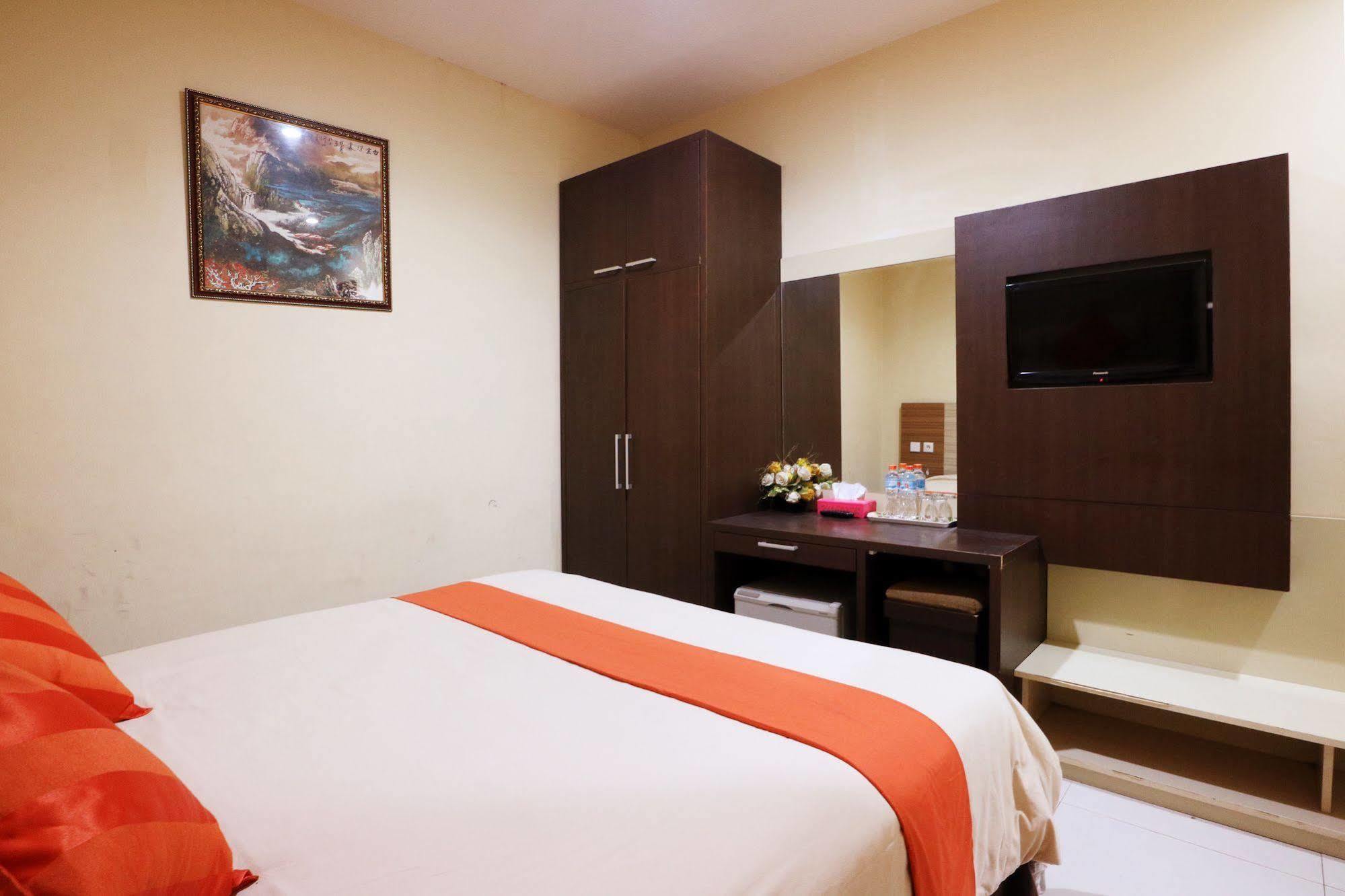 Agraha Andalas Hotel Makassar Ngoại thất bức ảnh