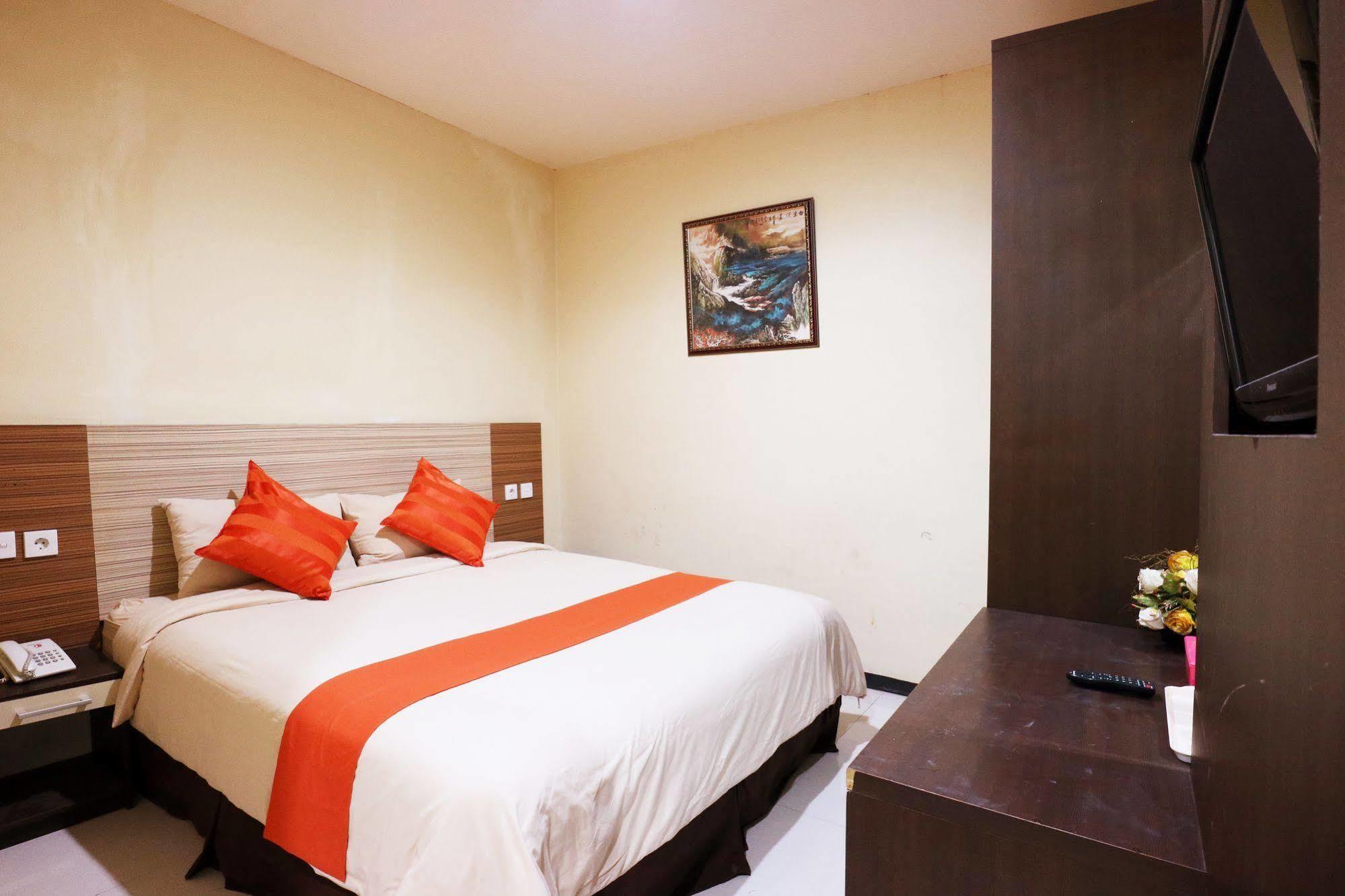 Agraha Andalas Hotel Makassar Ngoại thất bức ảnh