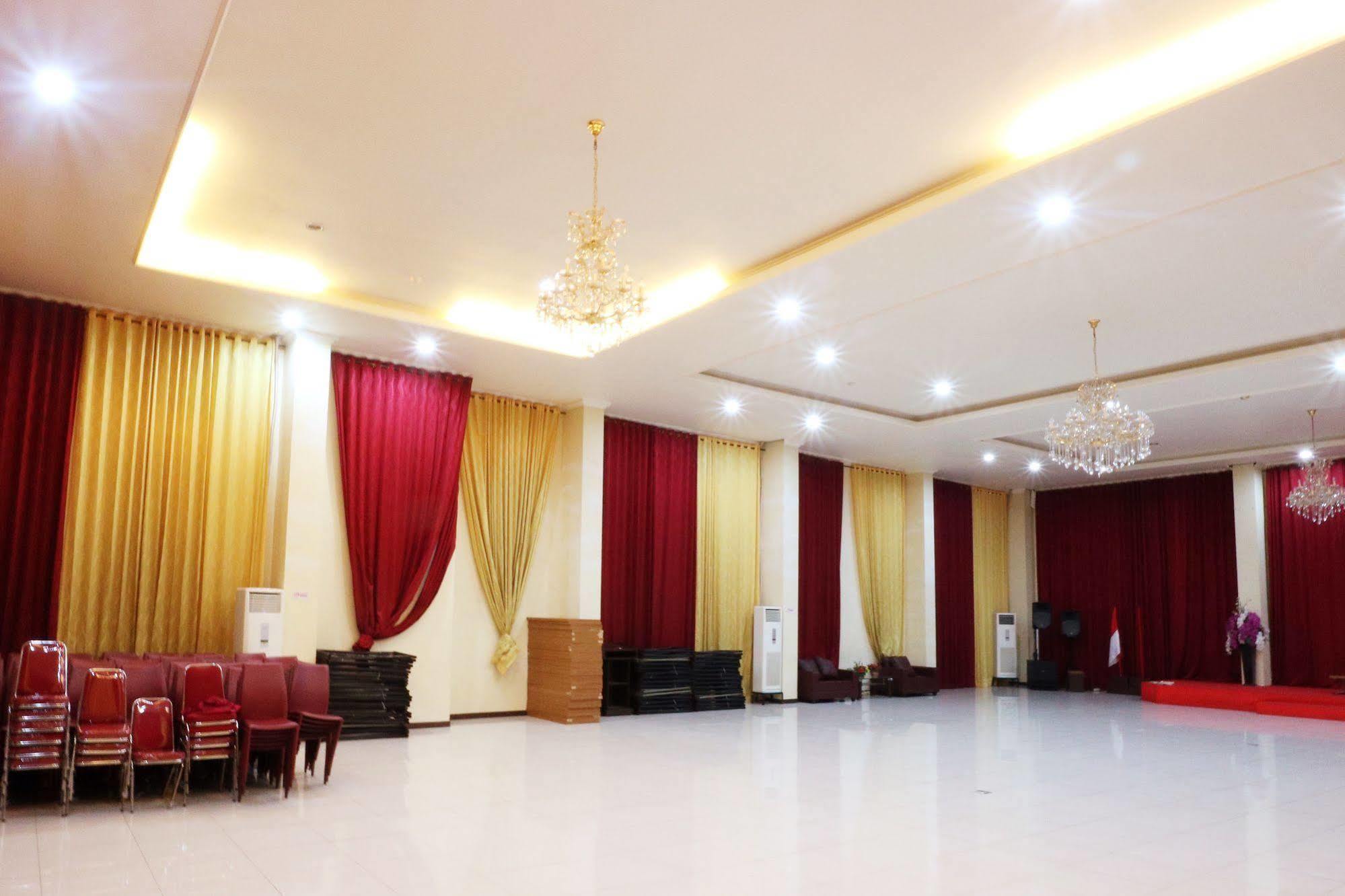 Agraha Andalas Hotel Makassar Ngoại thất bức ảnh