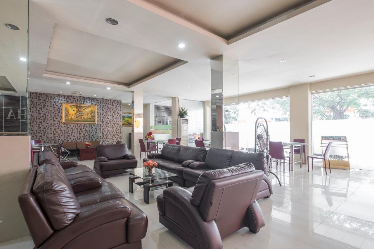 Agraha Andalas Hotel Makassar Ngoại thất bức ảnh