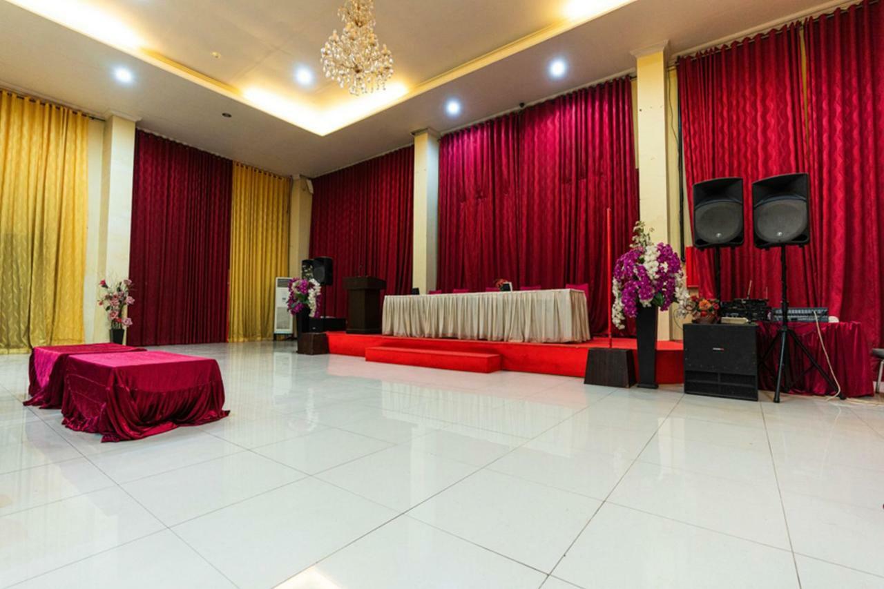 Agraha Andalas Hotel Makassar Ngoại thất bức ảnh