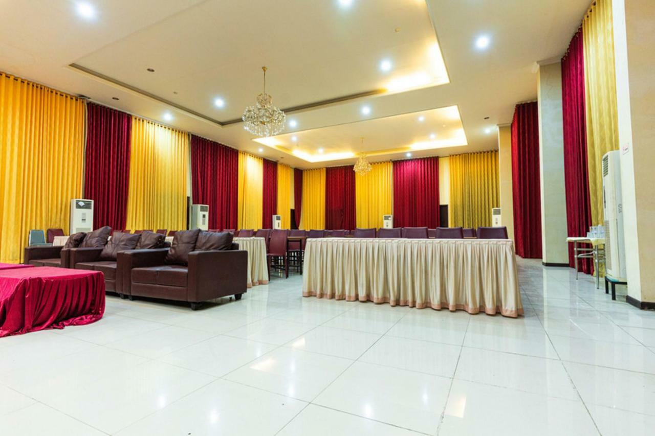 Agraha Andalas Hotel Makassar Ngoại thất bức ảnh