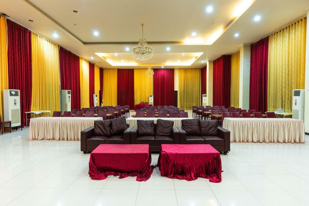 Agraha Andalas Hotel Makassar Ngoại thất bức ảnh