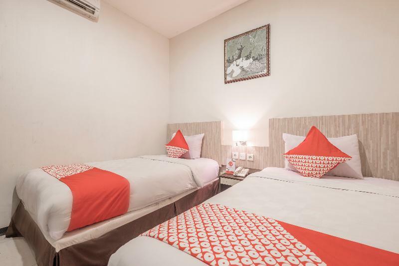 Agraha Andalas Hotel Makassar Ngoại thất bức ảnh